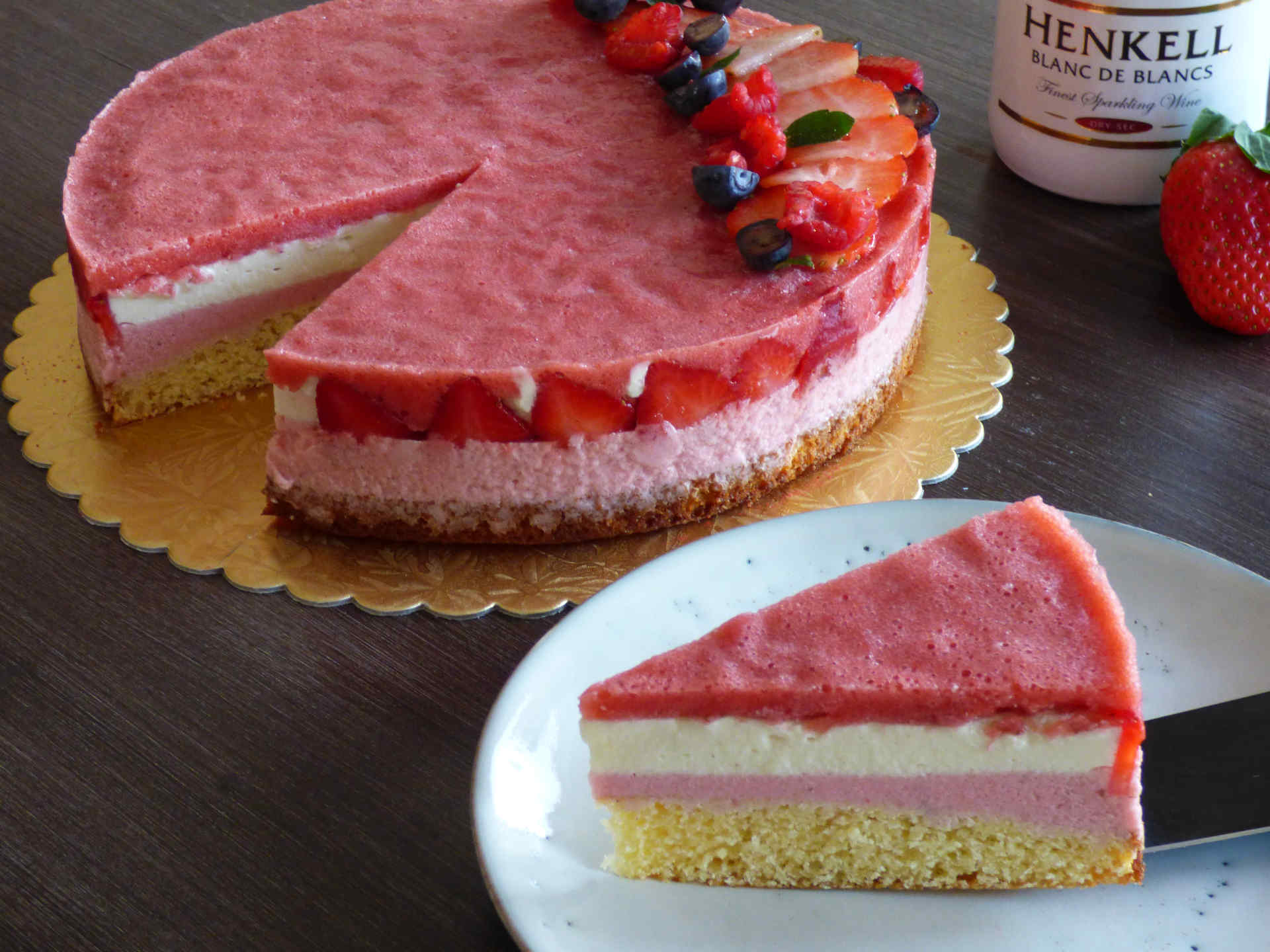 Erdbeer-Sekt-Torte – Gourmeet me